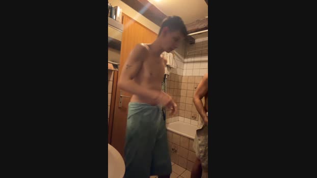 VVS667 Cam4 01-04-2024 Males