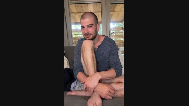 Greyoff Cam4 14-04-2024 Males