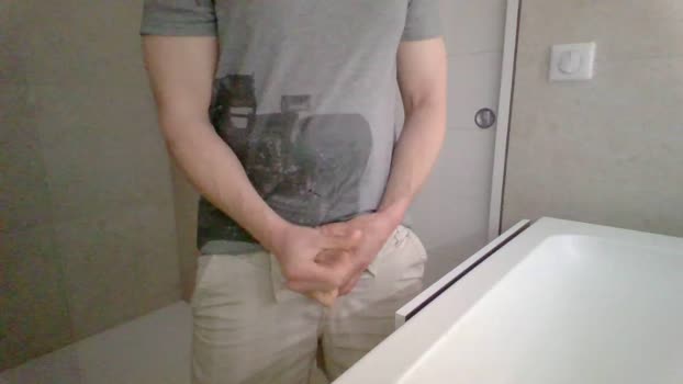 queue22 Cam4 17-05-2024 Males