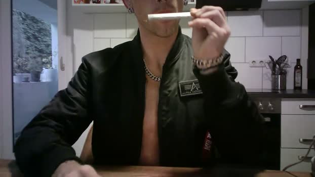 MrGeiZ2512 Cam4 10-06-2024 Males