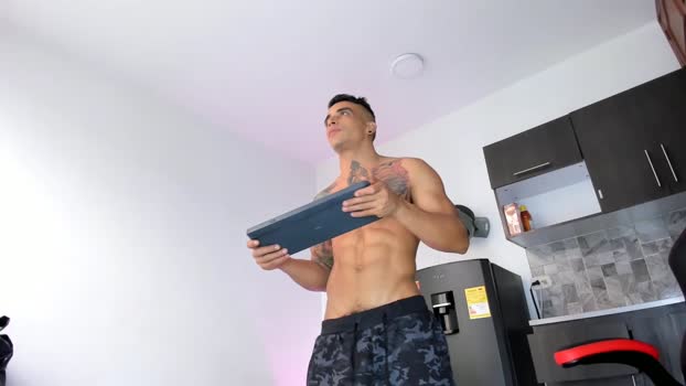 Lucasflexthis_1 Cam4 08-10-2024 Males