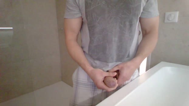 queue22 Cam4 10-10-2024 Males