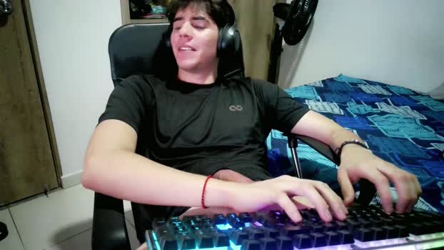 gerardcolo jerking Webcam SHOW @ Cam4 12-11-2024
