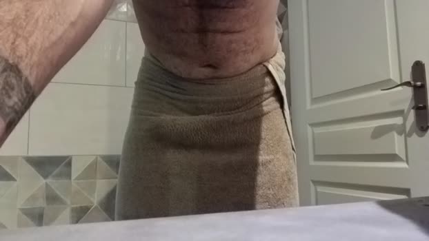 Auvergine Webcam Webcam SHOW @ Cam4 07-12-2024