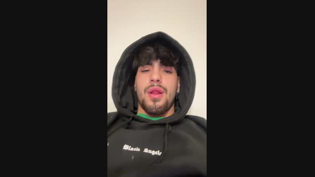 Jovencitobcn21 kiss Webcam SHOW @ Cam4 11-12-2024