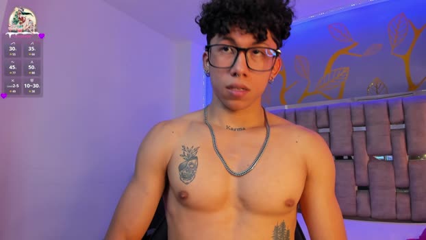 Akaza_ kissing Webcam SHOW @ Cam4 01-01-2025