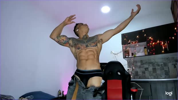 Lucasflexthis_1 bigballs Webcam SHOW @ Cam4 01-01-2025