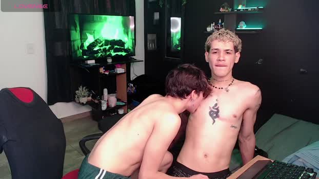 venezuelanguys Download Webcam SHOW @ Cam4 06-01-2025
