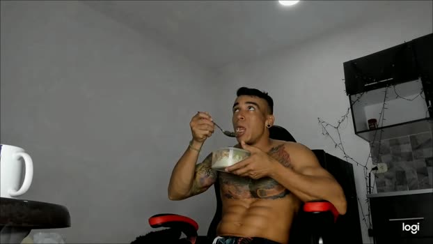 Lucasflexthis_1 suckshow Webcam SHOW @ Cam4 31-01-2025