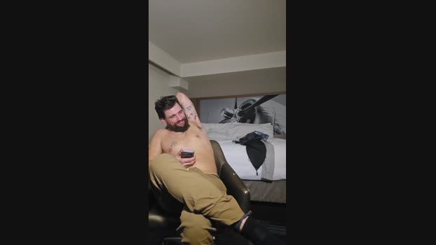 Beardedveteran bigdick Webcam SHOW @ Cam4 01-02-2025