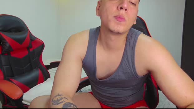 team_morehot spanking Webcam SHOW @ Cam4 20-02-2025