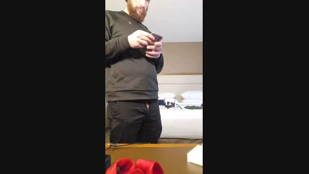 Beardedveteran fuckme Webcam SHOW @ Cam4 23-02-2025