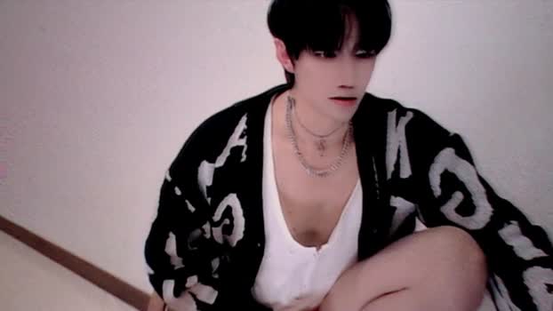 top20cm5cm spank Webcam SHOW @ Cam4 01-03-2025