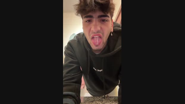 Jovencitobcn21 Show Webcam SHOW @ Cam4 14-03-2025