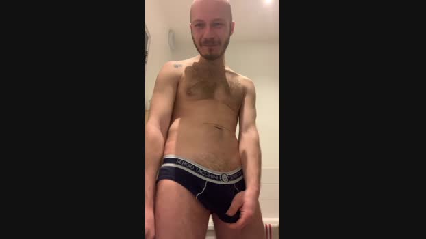 short_and_cute kiss Webcam SHOW @ Cam4 01-04-2025