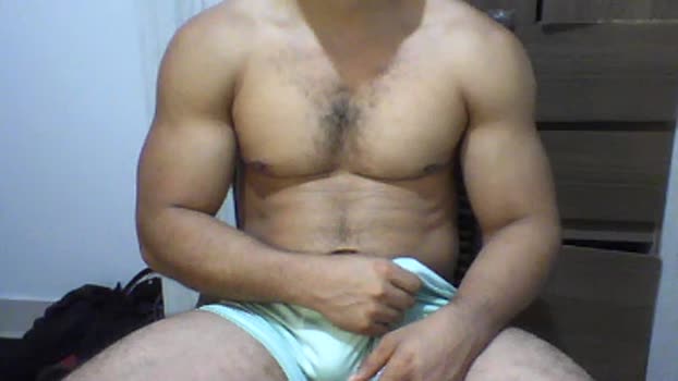 MorenoCarente lick Webcam SHOW @ Cam4 09-04-2025