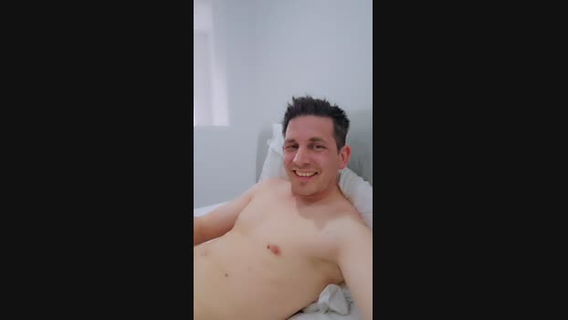 hotstr8boi play Webcam SHOW @ Cam4 09-04-2025