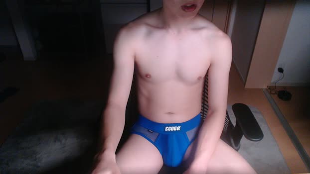 000ccvv999 cute Webcam SHOW @ Cam4 18-04-2025