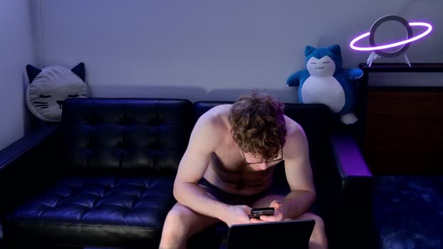 BlueEyedTallGuy strip Webcam SHOW @ Cam4 18-04-2025