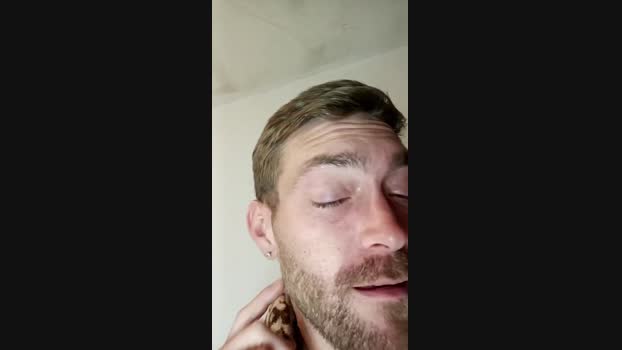 Hottboytuga spanking Webcam SHOW @ Cam4 01-05-2025