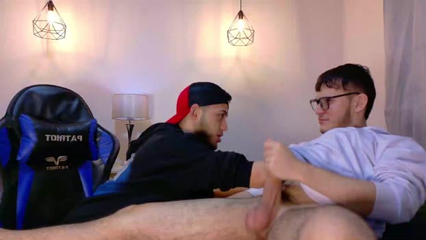 Billyytomy Porn Webcam SHOW @ Cam4 04-05-2025