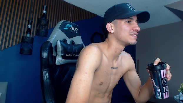 JakeMoxley fingers Webcam SHOW @ Cam4 04-05-2025