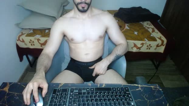 Lealboy bigballs Webcam SHOW @ Cam4 05-05-2025