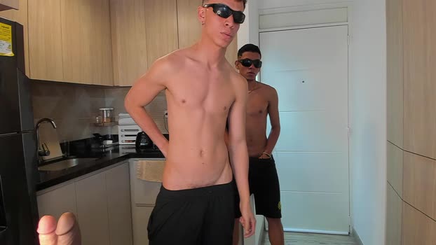 zoneboys_ toy Webcam SHOW @ Cam4 06-05-2025