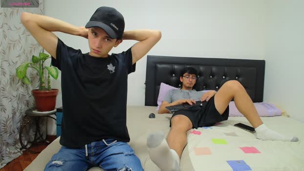 fallgays gay Webcam SHOW @ Cam4 08-06-2025
