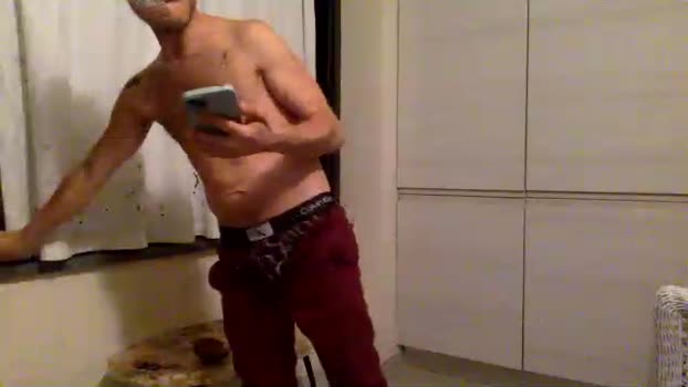 short_and_cute kiss Webcam SHOW @ Cam4 07-07-2025