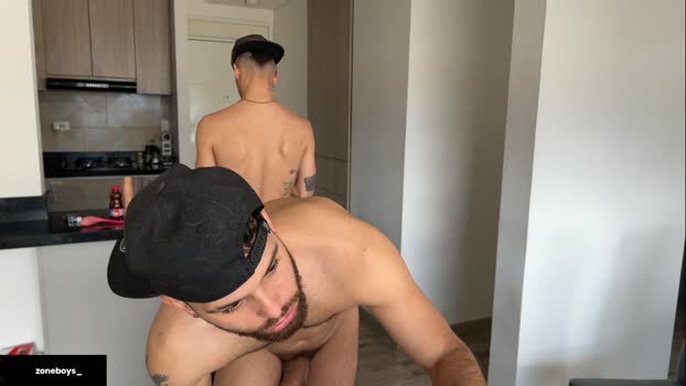 zoneboys_ amateur Webcam SHOW @ Cam4 12-07-2025