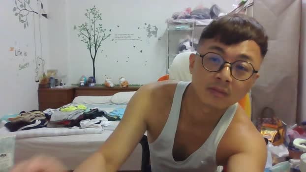 w2xist5 play Webcam SHOW @ Cam4 04-08-2025