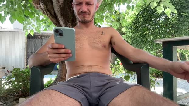 short_and_cute kissing Webcam SHOW @ Cam4 05-08-2025