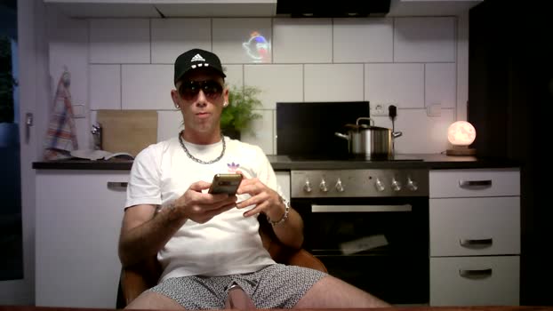 MrGeiZ2512 Webcam Webcam SHOW @ Cam4 05-08-2025