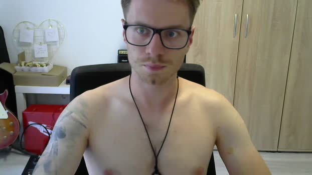 lukas480 bigload Webcam SHOW @ Cam4 18-08-2025