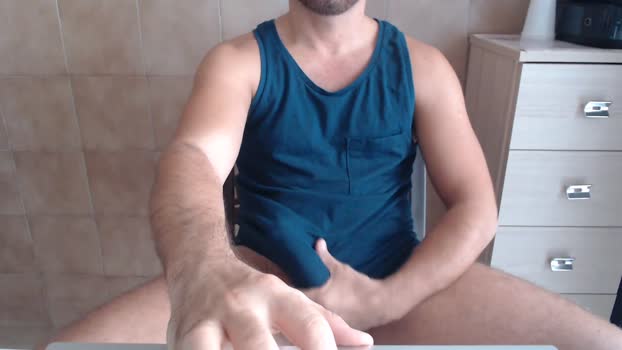 callmeluis lick Webcam SHOW @ Cam4 22-08-2025