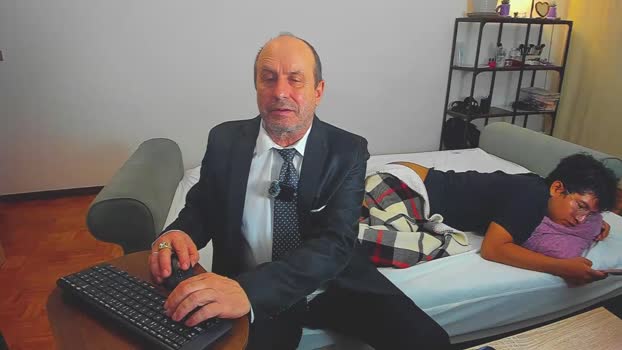 boytwink_20 spanking Webcam SHOW @ Cam4 31-08-2025