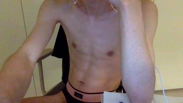 trent40084 toy Webcam SHOW @ Cam4 02-09-2025
