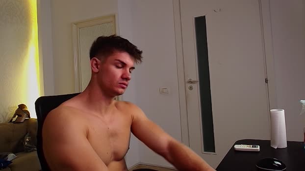 MaxKaidenn kissing Webcam SHOW @ Cam4 04-09-2025