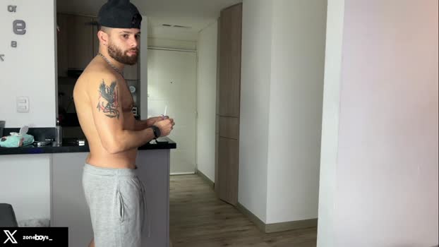 zoneboys_ amateur Webcam SHOW @ Cam4 18-09-2025