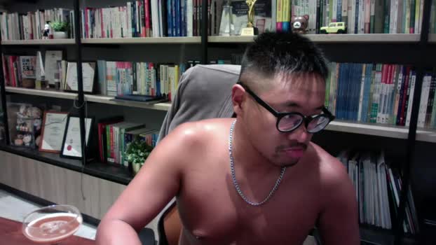 bearhan1 twink Webcam SHOW @ Cam4 29-09-2025