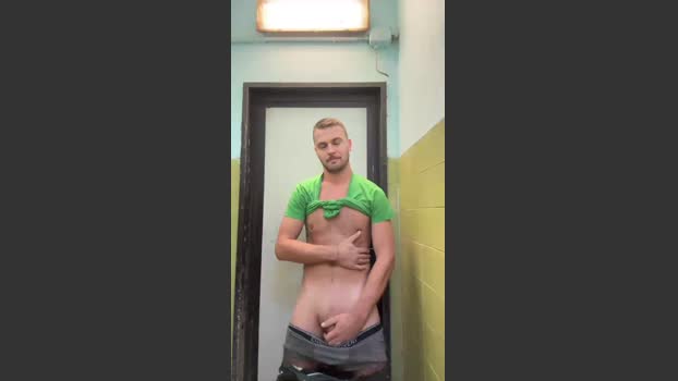 massi232 Ass Webcam SHOW @ Cam4 02-10-2025