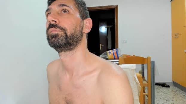 italysexyman kissing Webcam SHOW @ Cam4 04-10-2025