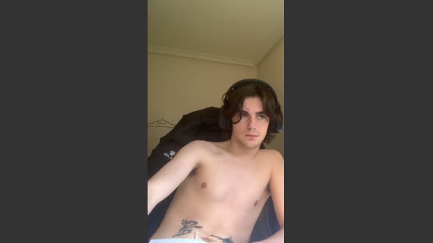 Alexitwink19 kissing Webcam SHOW @ Cam4 06-10-2025
