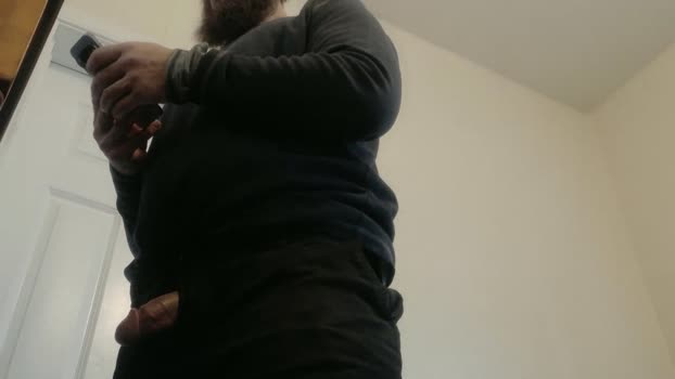 Beardedveteran spank Webcam SHOW @ Cam4 13-10-2025