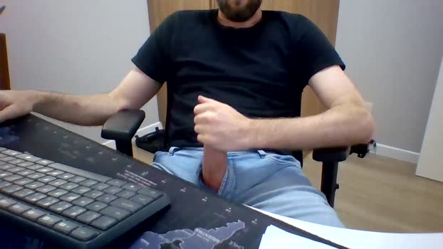 mateuskuera cute Webcam SHOW @ Cam4 15-10-2025