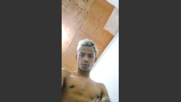 Julioassis gay Webcam SHOW @ Cam4 20-10-2025