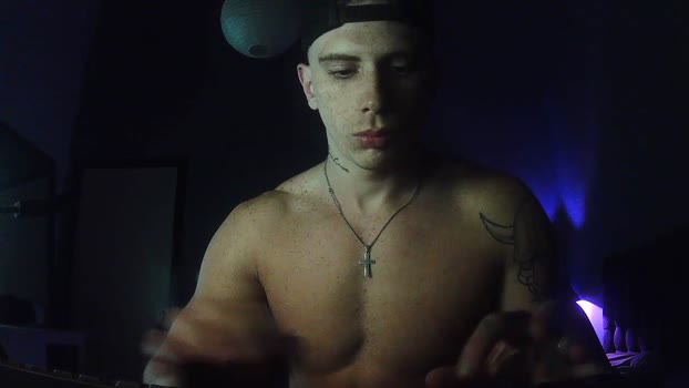 onlybauti kiss Webcam SHOW @ Cam4 20-10-2025