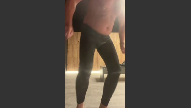 munichrubber legs Webcam SHOW @ Cam4 23-10-2025
