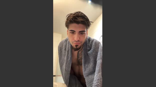 Jovencitobcn21 fingers Webcam SHOW @ Cam4 27-10-2025